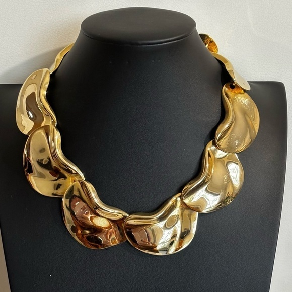 # 132 Rebeka GOLD VINTAGE NECKLACE